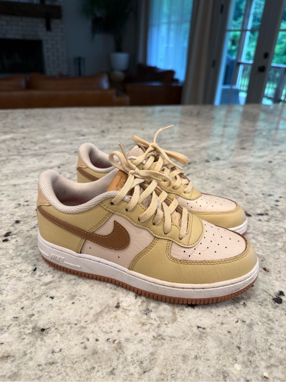 Nike Air Force 1 LV8 Ale Brown Boys Size 3Y- Very Good Condition